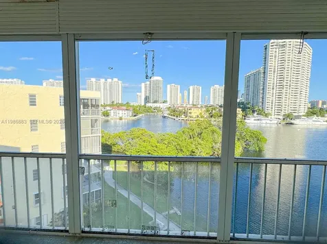 2930 Point East Drive Aventura FL 33160