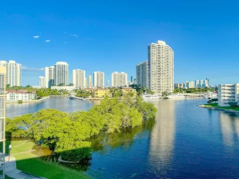 2930 Point East Drive Aventura FL 33160