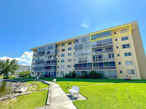 2930 Point East Drive Aventura FL 33160