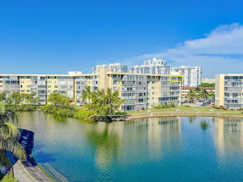2930 Point East Drive Aventura FL 33160