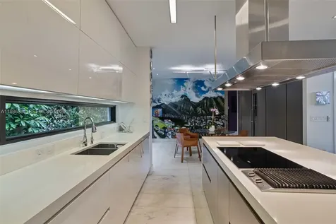 610 Harbor Circle Key Biscayne FL 33149