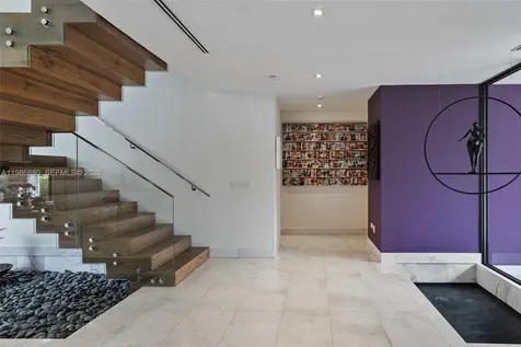 610 Harbor Circle Key Biscayne FL 33149