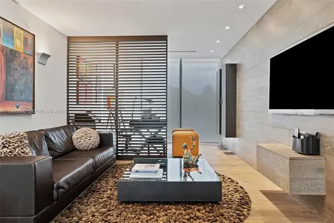 610 Harbor Circle Key Biscayne FL 33149