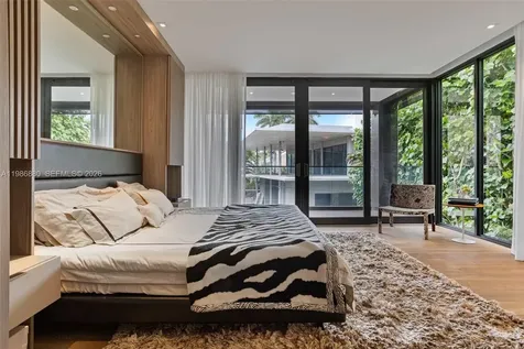 610 Harbor Circle Key Biscayne FL 33149