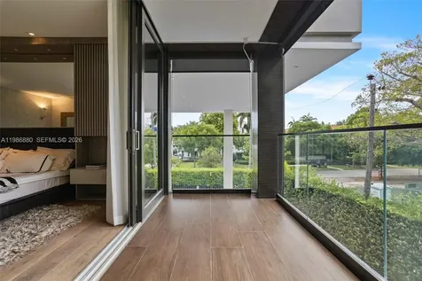 610 Harbor Circle Key Biscayne FL 33149