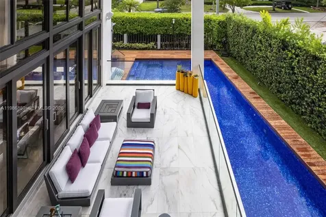 610 Harbor Circle Key Biscayne FL 33149