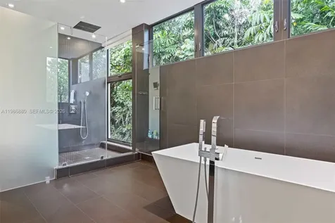 610 Harbor Circle Key Biscayne FL 33149