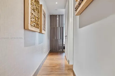 610 Harbor Circle Key Biscayne FL 33149