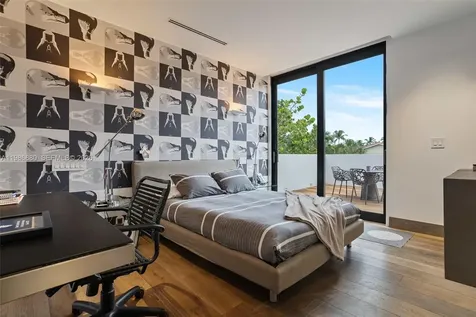 610 Harbor Circle Key Biscayne FL 33149