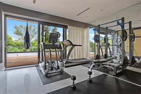610 Harbor Circle Key Biscayne FL 33149