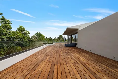 610 Harbor Circle Key Biscayne FL 33149