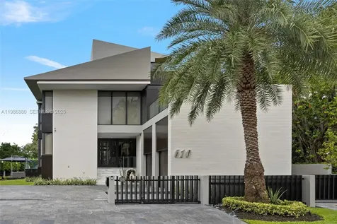 610 Harbor Circle Key Biscayne FL 33149