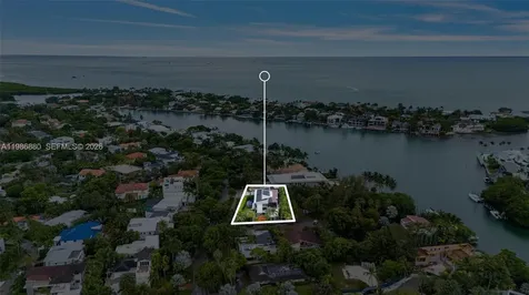 610 Harbor Circle Key Biscayne FL 33149