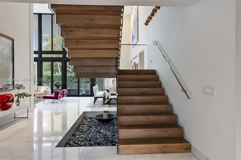 610 Harbor Circle Key Biscayne FL 33149