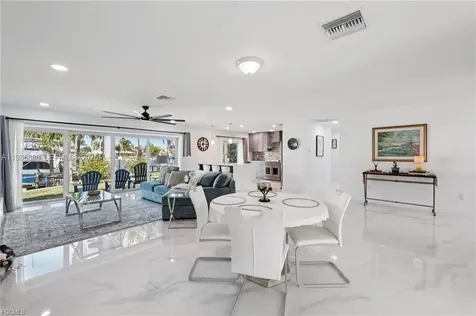 1819 SE 43 Street Cape Coral FL 33904