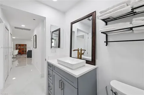 1819 SE 43 Street Cape Coral FL 33904