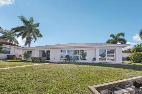 1819 SE 43 Street Cape Coral FL 33904