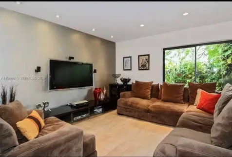 2991 Lakewood Lane Hollywood FL 33021