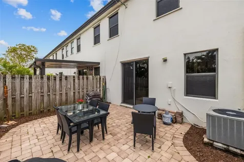 4233 SW 164th Court Miami FL 33185