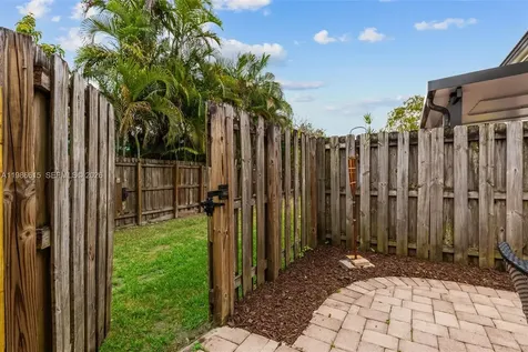 4233 SW 164th Court Miami FL 33185