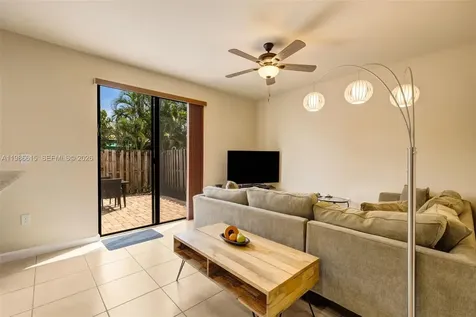4233 SW 164th Court Miami FL 33185