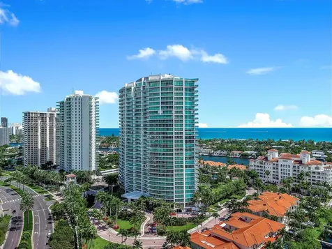 19955 NE 38th Court Aventura FL 33180