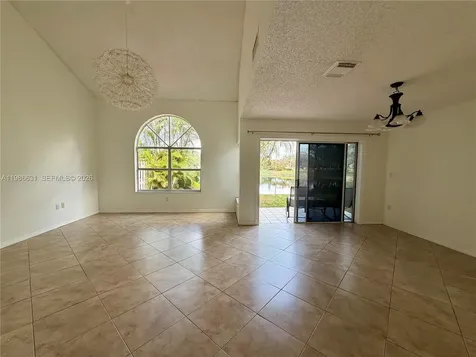 12619 NW 11th Place Sunrise FL 33323