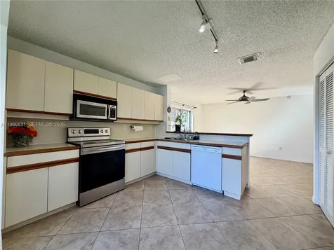 12619 NW 11th Place Sunrise FL 33323