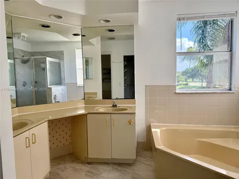 12619 NW 11th Place Sunrise FL 33323