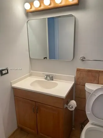 16465 NE 22nd Avenue North Miami Beach FL 33160