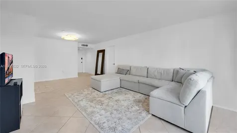 18041 Biscayne Boulevard Aventura FL 33160