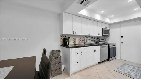 18041 Biscayne Boulevard Aventura FL 33160