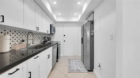 18041 Biscayne Boulevard Aventura FL 33160