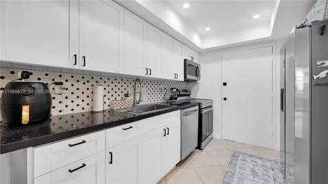 18041 Biscayne Boulevard Aventura FL 33160