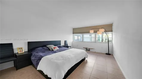 18041 Biscayne Boulevard Aventura FL 33160
