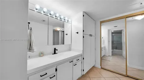 18041 Biscayne Boulevard Aventura FL 33160