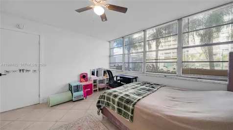 18041 Biscayne Boulevard Aventura FL 33160
