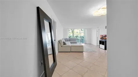 18041 Biscayne Boulevard Aventura FL 33160