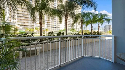 18041 Biscayne Boulevard Aventura FL 33160