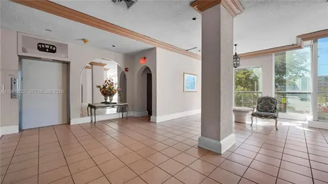 18041 Biscayne Boulevard Aventura FL 33160