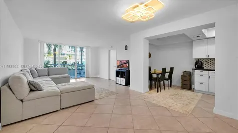 18041 Biscayne Boulevard Aventura FL 33160