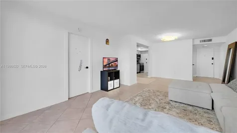 18041 Biscayne Boulevard Aventura FL 33160