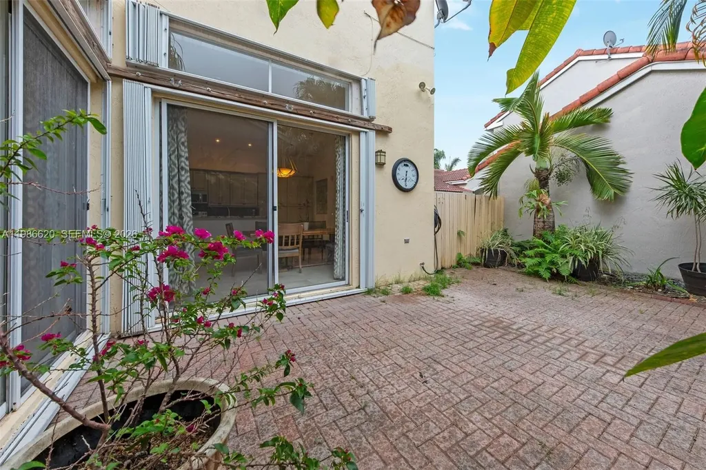 1104 Redwood Street Hollywood FL 33019
