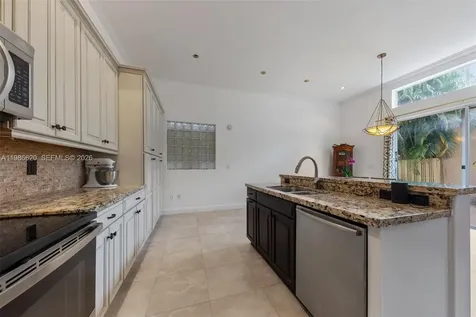 1104 Redwood Street Hollywood FL 33019