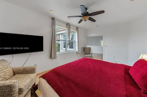1104 Redwood Street Hollywood FL 33019