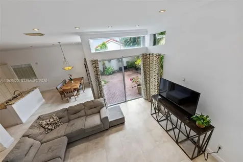 1104 Redwood Street Hollywood FL 33019