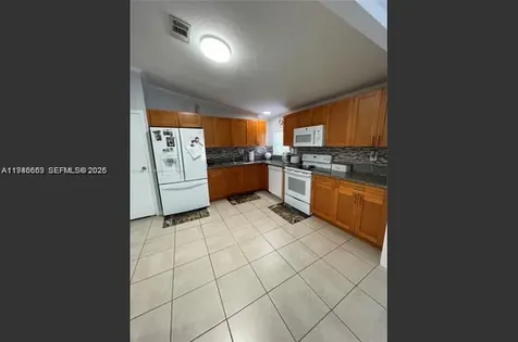 19800 SW 180 Th Avenue Lot 588 Miami FL 33187