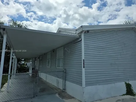 19800 SW 180 Th Ave Lot 588 Miami FL 33187