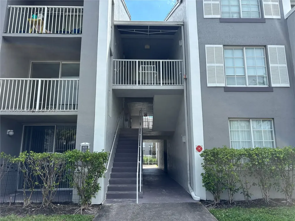 655 SW 111th Way Pembroke Pines FL 33025