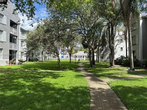 655 SW 111th Way Pembroke Pines FL 33025